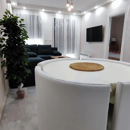 Apartamento Sumski San 1 *